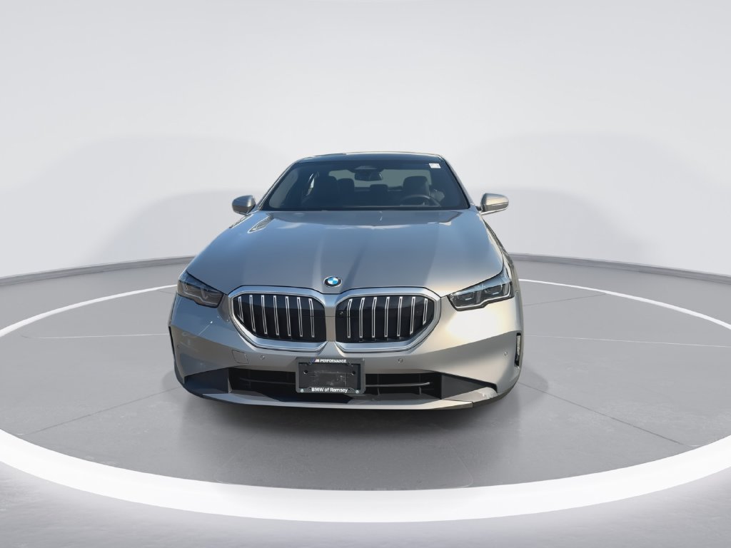 Used 2026 BMW 530i xDrive w/ Premium Package AWD/4WD image 3