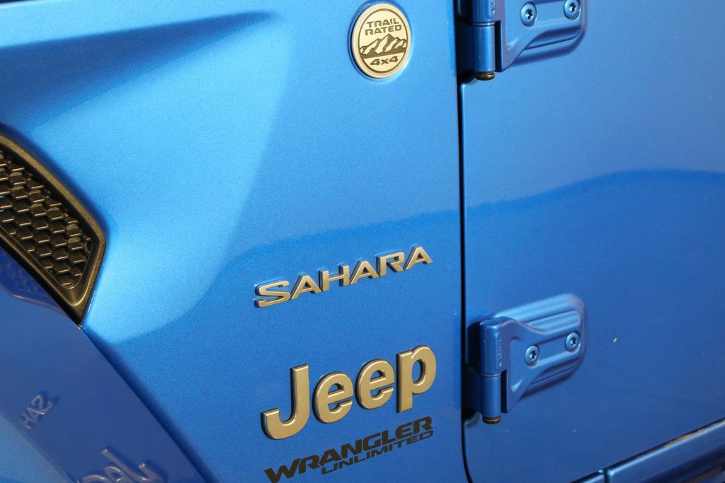 Used 2022 Jeep Wrangler Unlimited Sahara w/ Dual Top Group image 40