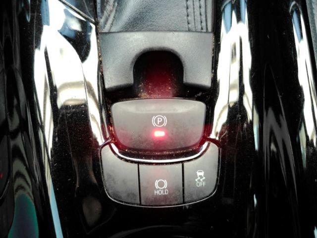 Used 2019 Toyota C-HR Limited image 43