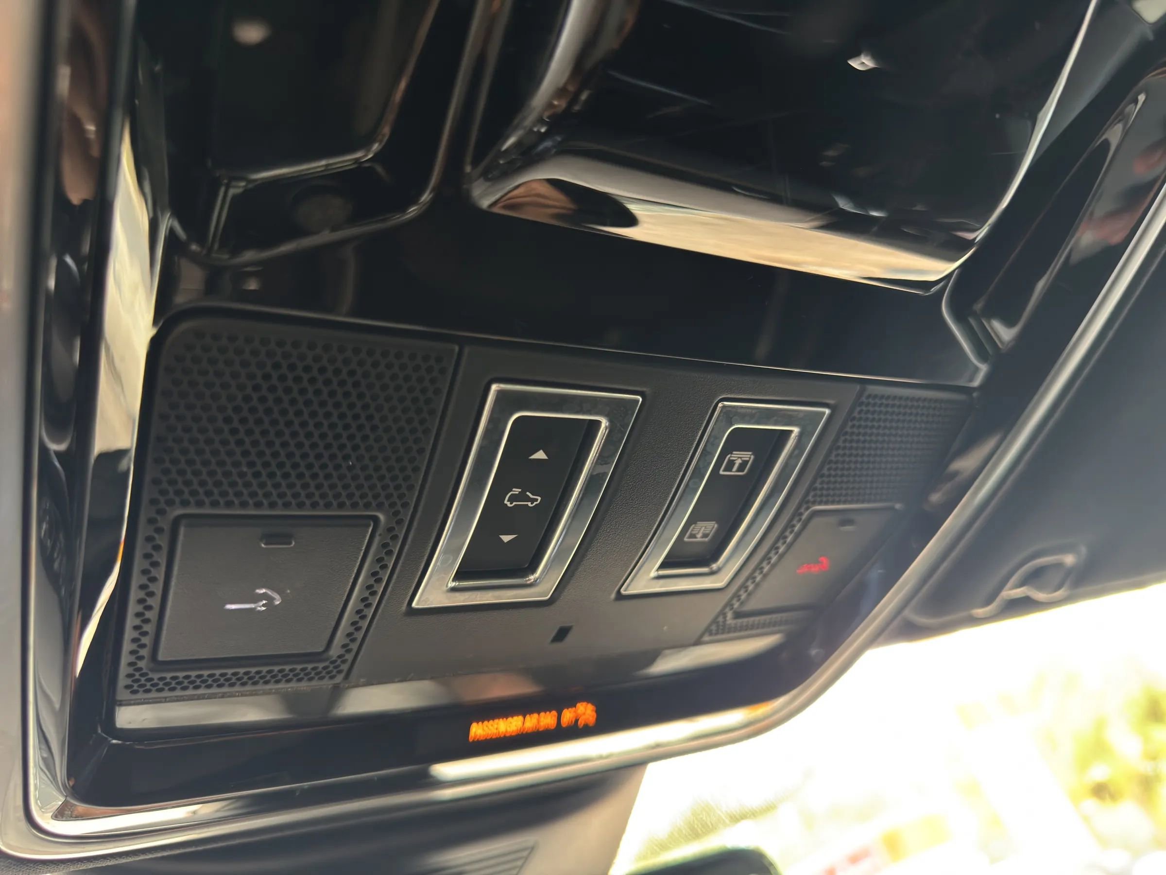 Used 2017 Land Rover Range Rover HSE image 37