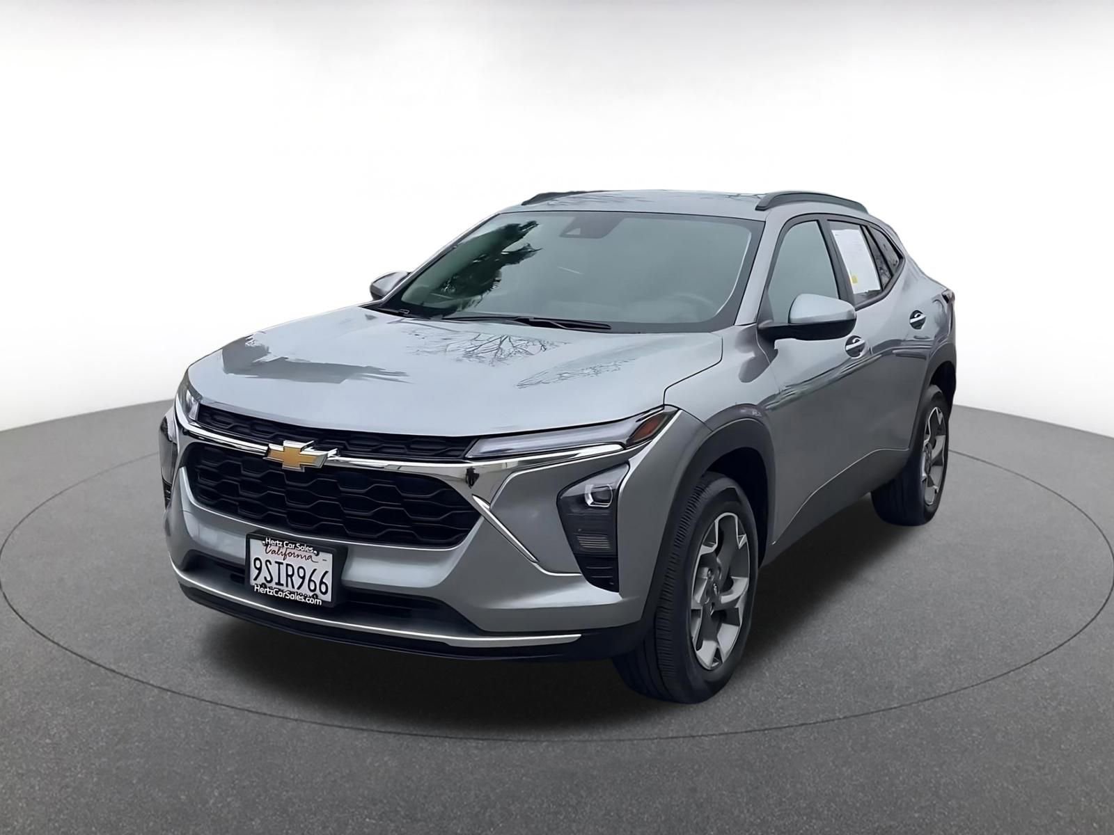 Used 2025 Chevrolet Trax LT image 7