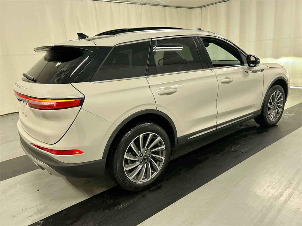 Used 2023 Lincoln Corsair Reserve w/ Equipment Group 201A image 2