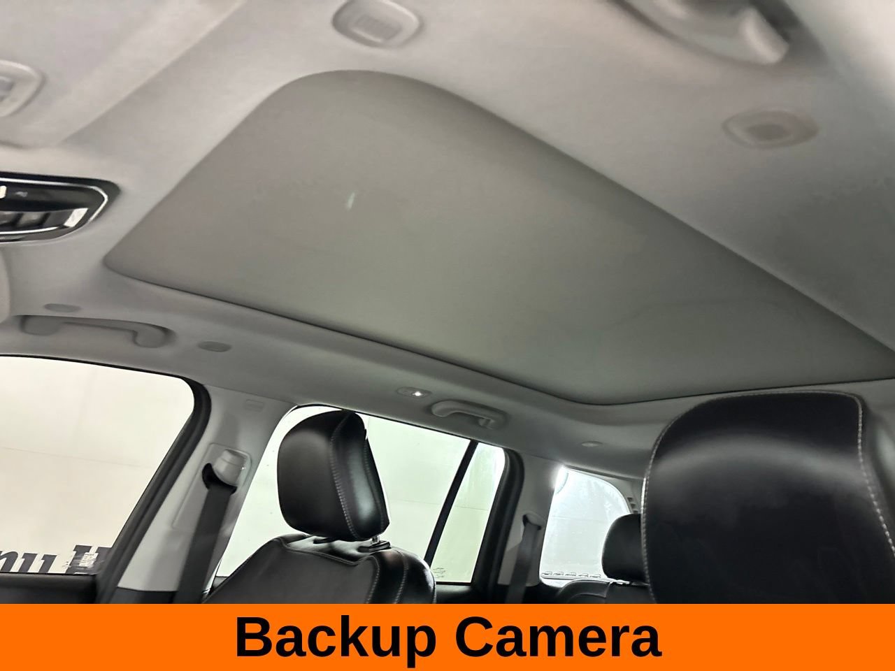 Used 2023 Jeep Grand Cherokee Limited AWD/4WD image 12