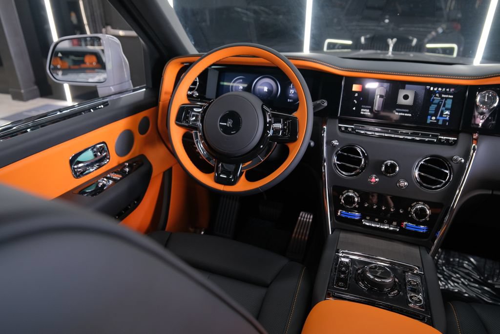 Used 2026 Rolls-Royce Cullinan AWD/4WD image 26