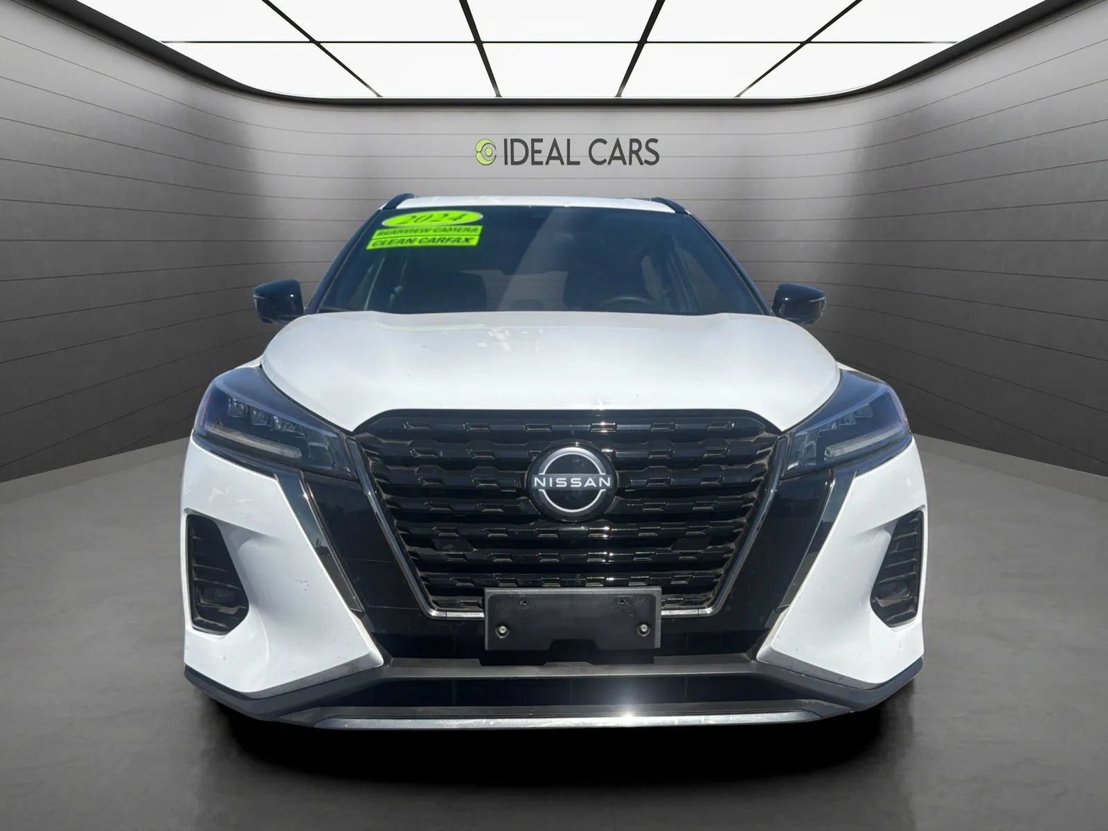 Used 2024 Nissan Kicks SR FWD image 2