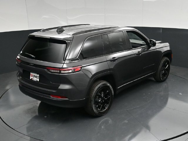New 2026 Jeep Grand Cherokee Altitude AWD/4WD image 47