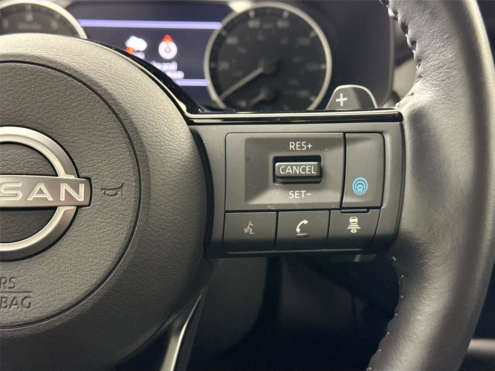 Used 2024 Nissan Pathfinder SL image 18