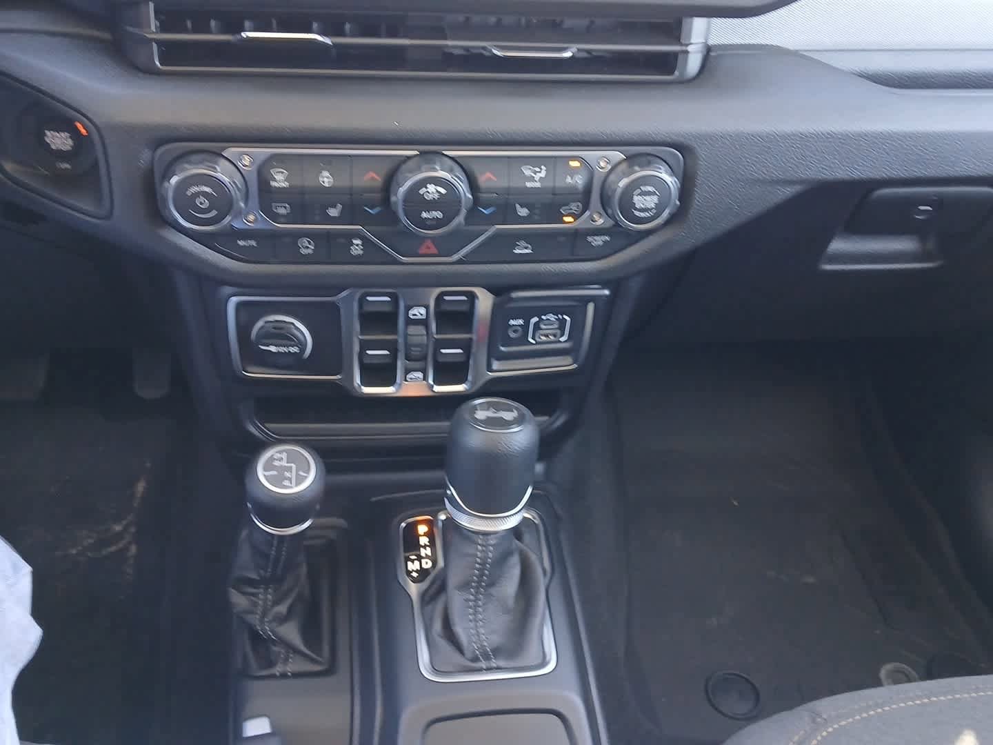 New 2025 Jeep Wrangler Sport S image 37