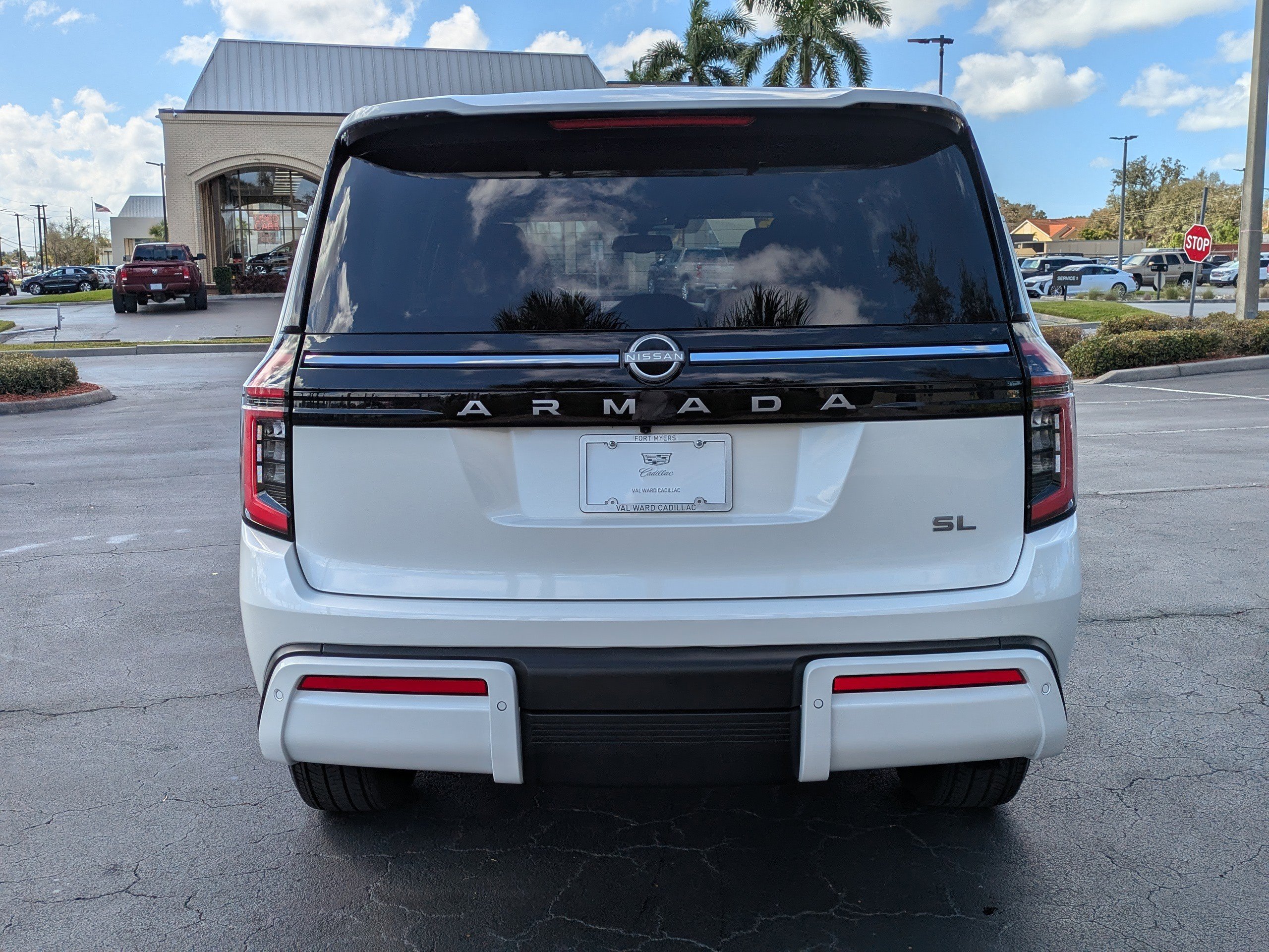 Used 2025 Nissan Armada SL w/ Captain's Chari Seat Package image 5