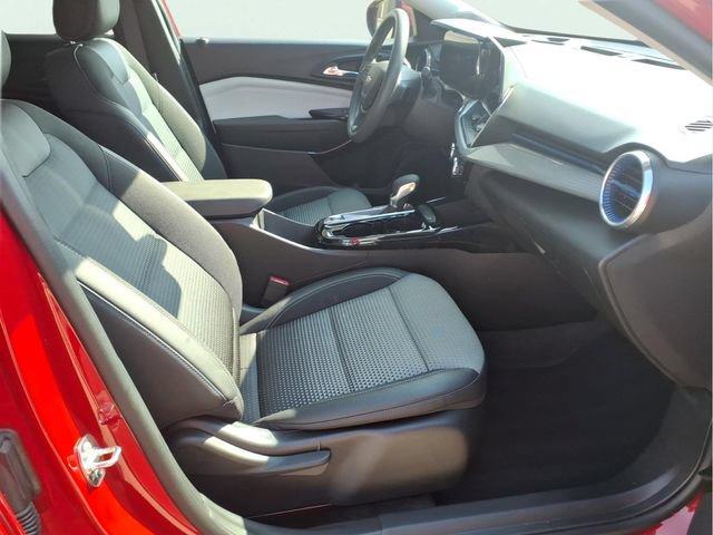 Used 2026 Chevrolet Trax LT FWD image 21