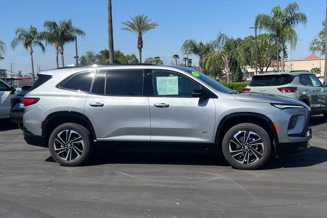 Used 2025 Buick Enclave Sport Touring image 3