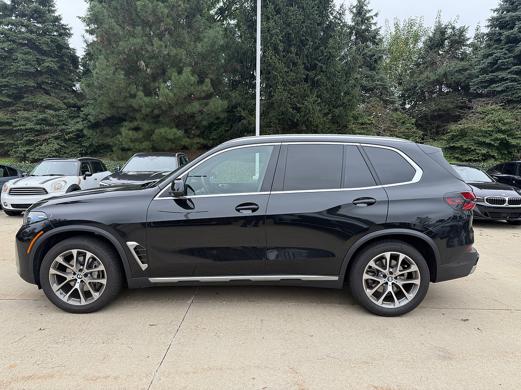 Used 2026 BMW X5 xDrive40i AWD/4WD image 2