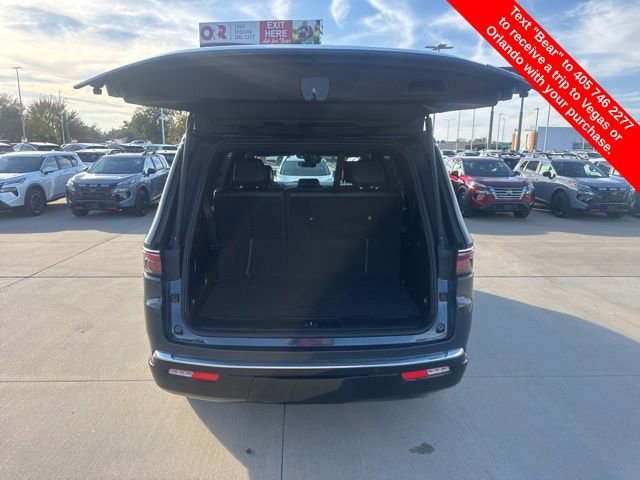 Used 2024 Jeep Wagoneer Series II w/ Flexible Seating Group image 11