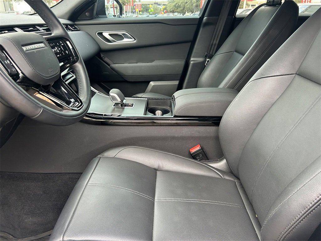 Used 2025 Land Rover Range Rover Velar Dynamic SE image 13