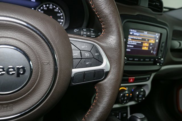 Used 2017 Jeep Renegade Limited image 33