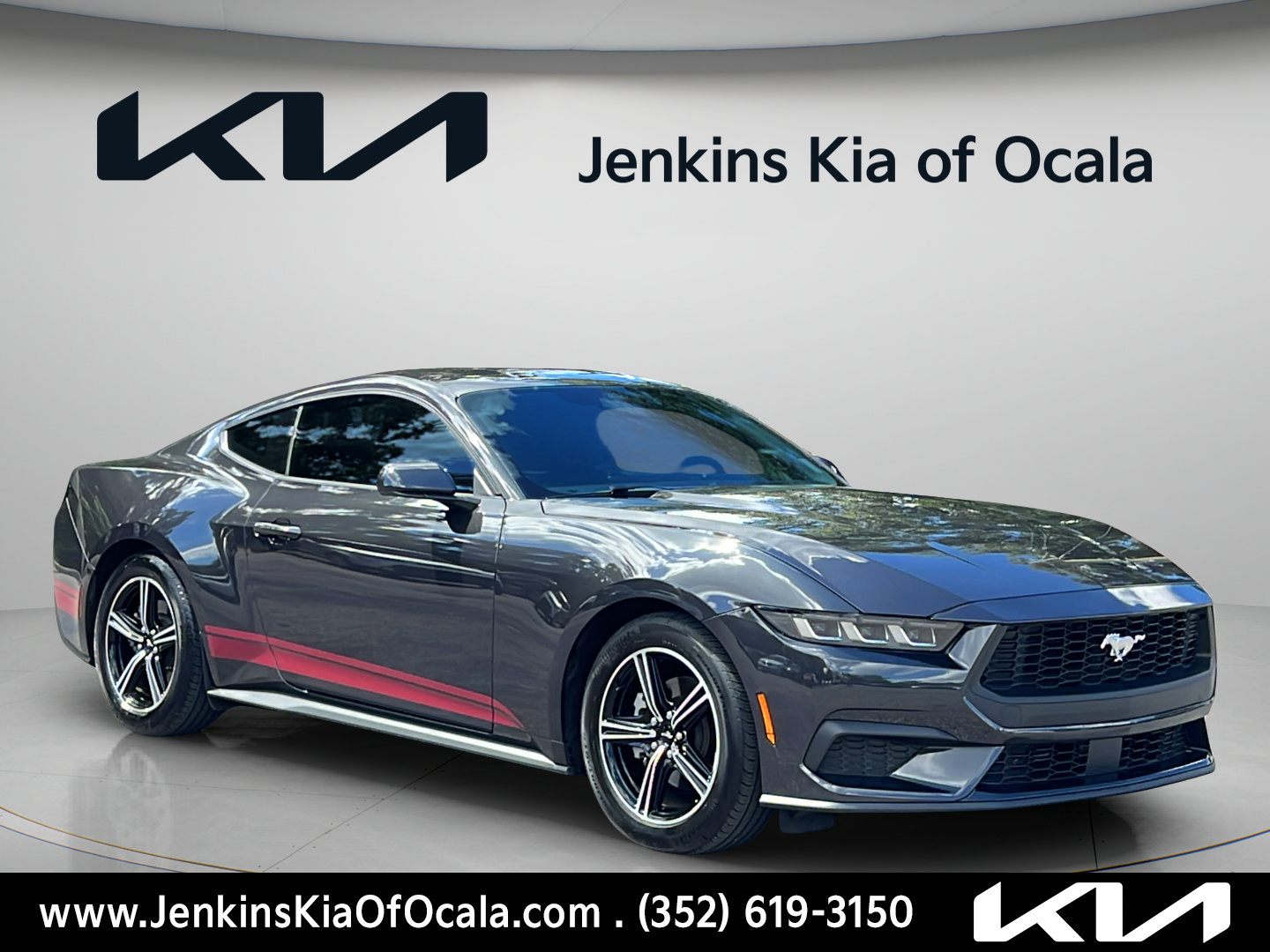 Used 2024 Ford Mustang Coupe RWD image 1