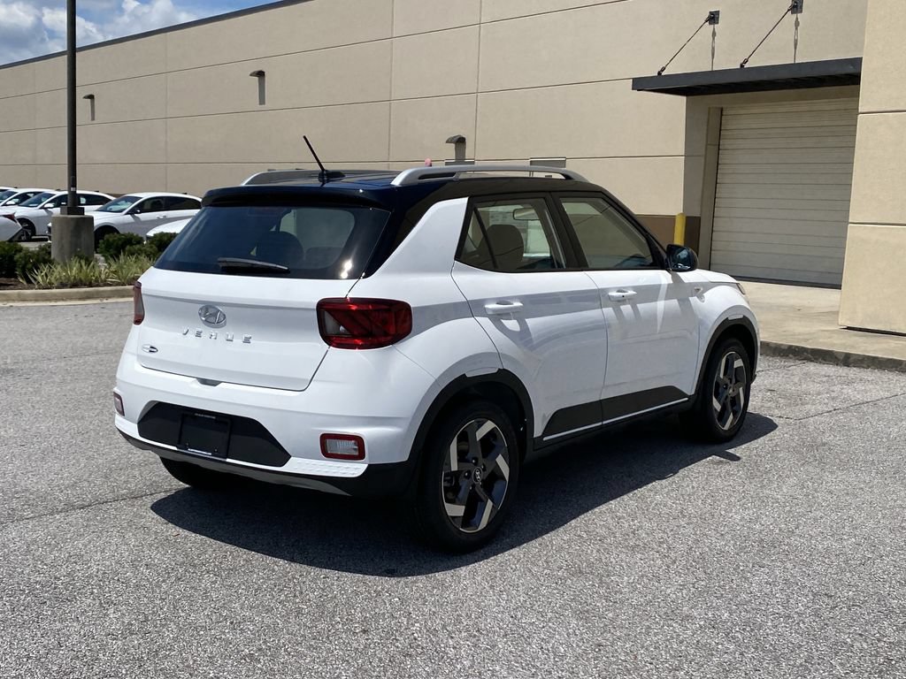New 2026 Hyundai Venue SEL FWD image 8