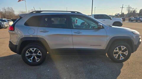 Used 2016 Jeep Cherokee Trailhawk w/ Cold Weather Group image 6