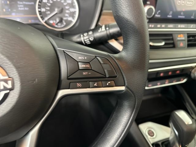 Used 2024 Nissan Altima 2.5 SV image 16