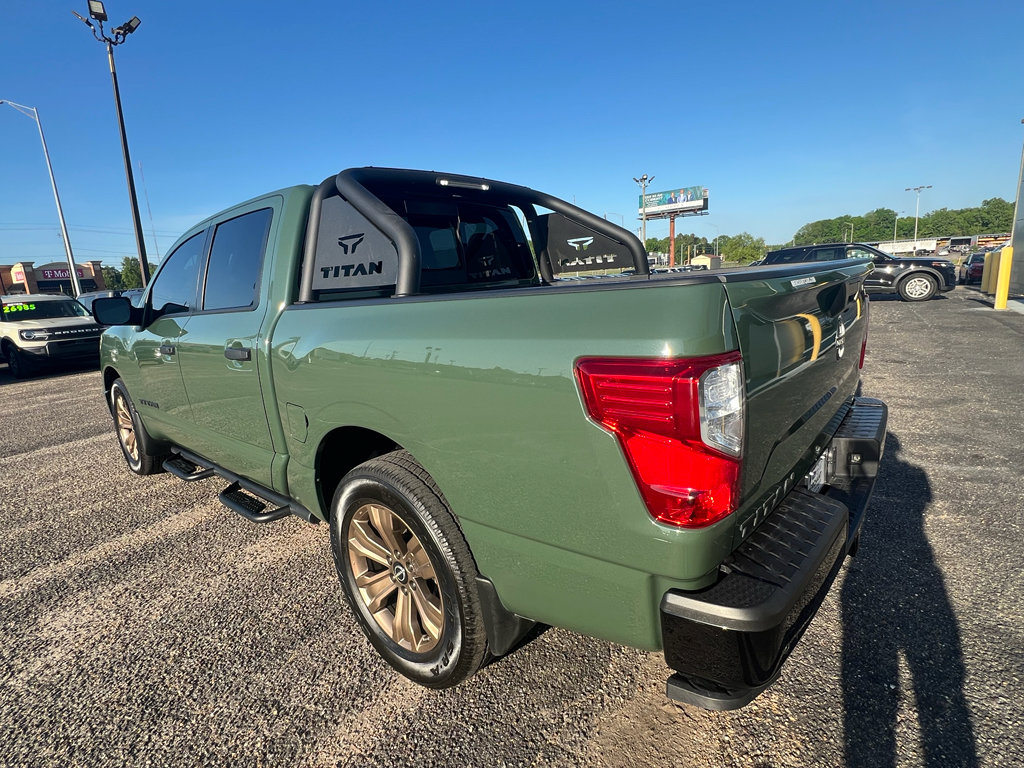 Used 2024 Nissan Titan SV w/ SV Bronze Edition Package RWD image 7