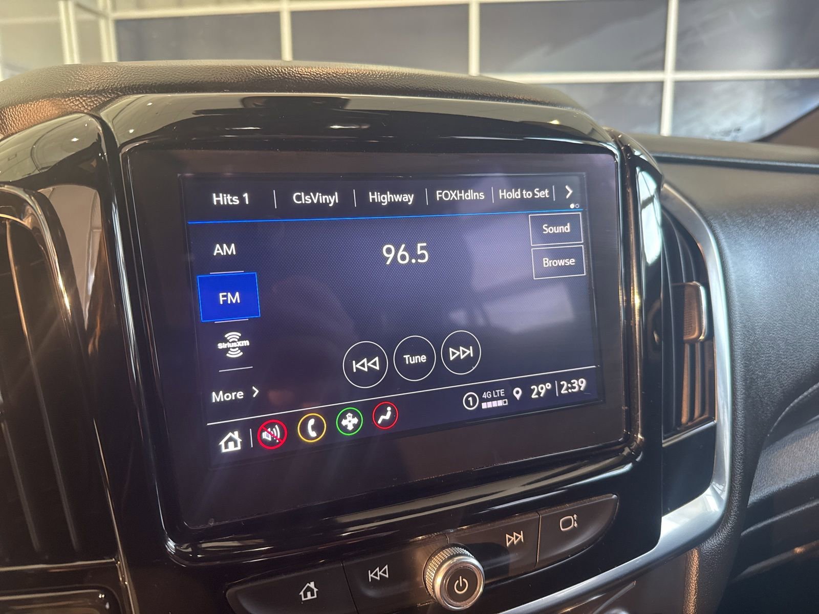 Used 2022 Chevrolet Traverse LT image 33