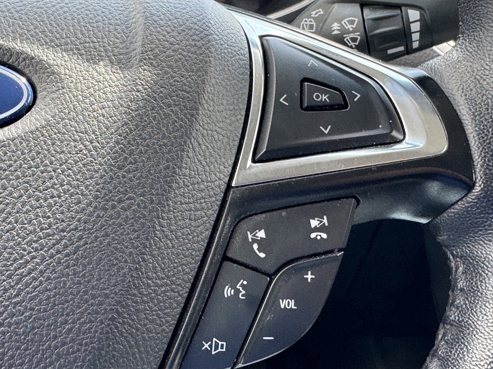 Used 2024 Ford Edge SEL image 19