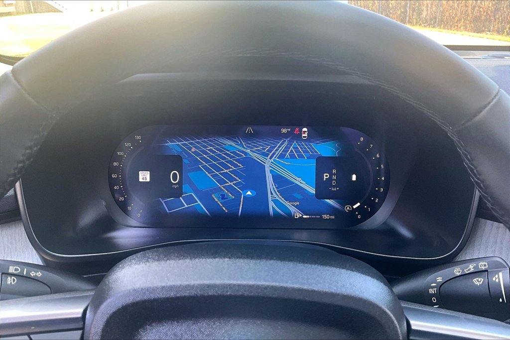 Certified 2025 Volvo XC40 B5 Core AWD/4WD image 30