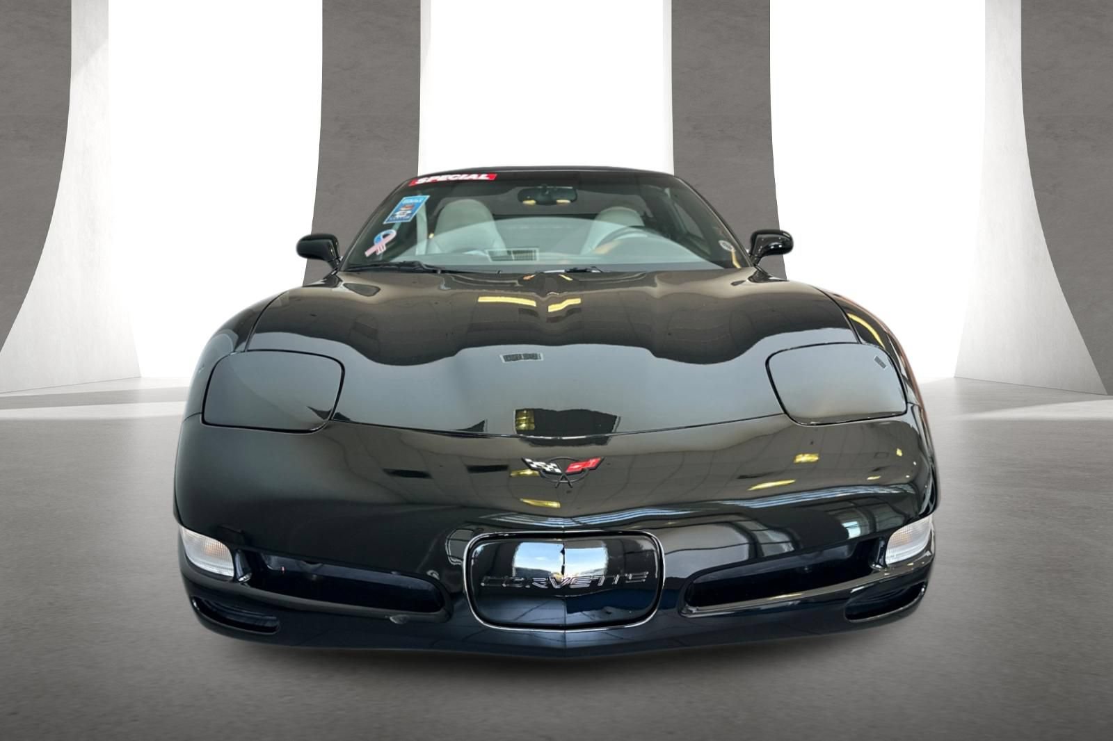 Used 1997 Chevrolet Corvette Coupe RWD image 9