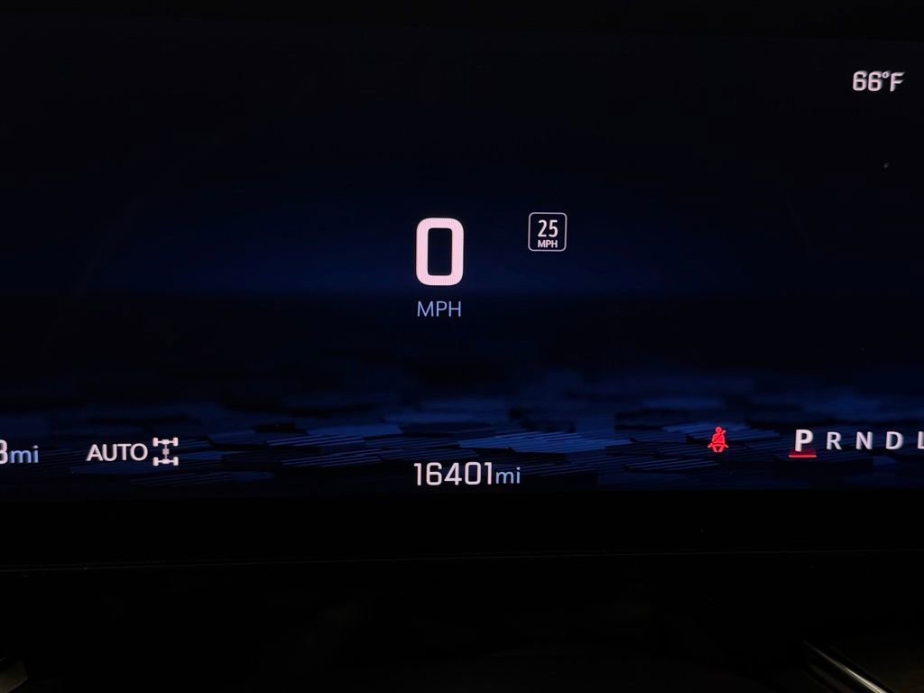 Used 2025 Chevrolet Tahoe LT image 21