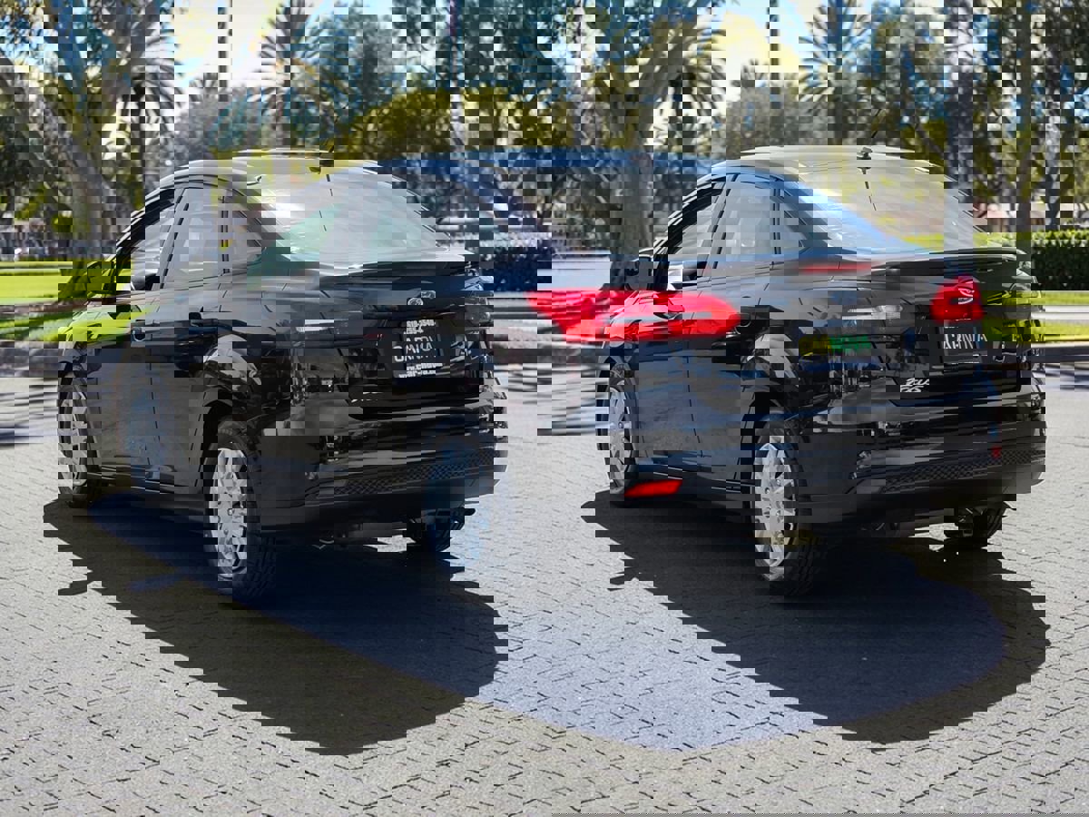 Used 2017 Ford Focus S image 5