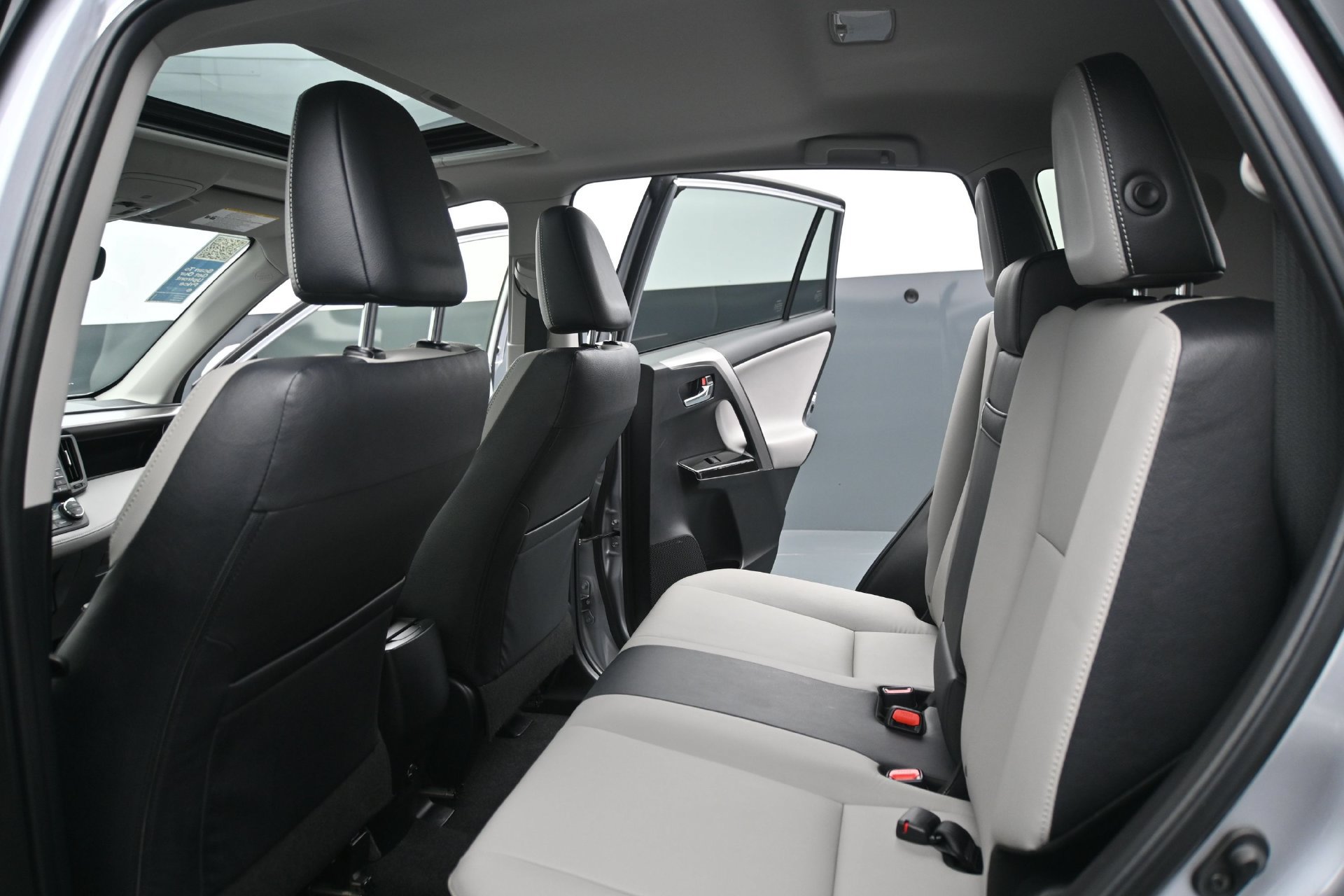 Used 2017 Toyota RAV4 Limited w/ Protection Package AWD/4WD image 17