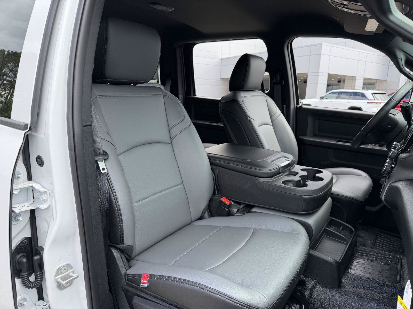 New 2026 RAM 4500 Tradesman AWD/4WD image 18
