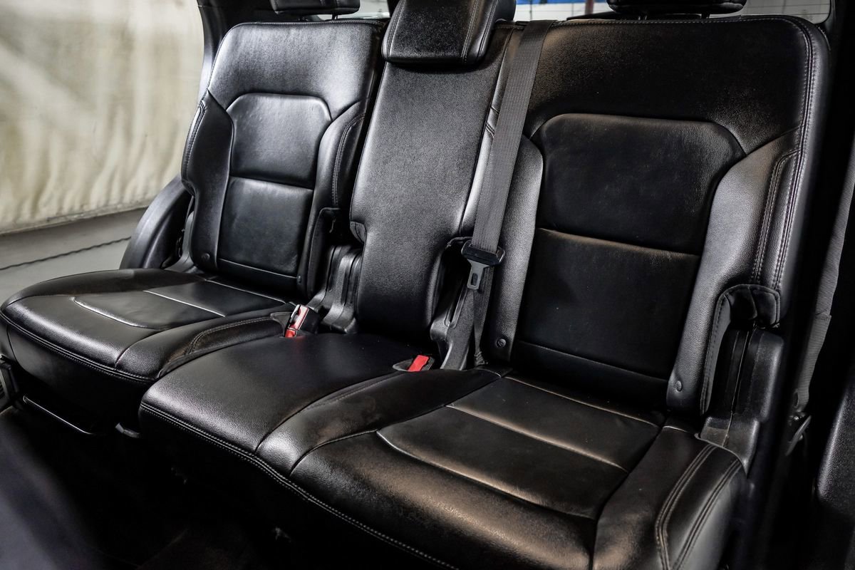 Used 2017 Ford Explorer XLT w/ Equipment Group 202A FWD image 31