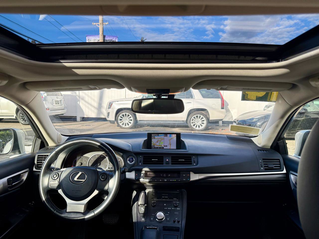 Used 2014 Lexus CT 200h FWD image 27