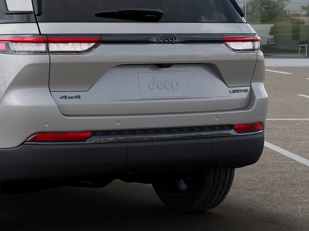 New 2025 Jeep Grand Cherokee Limited w/ Black Appearance Package AWD/4WD image 13