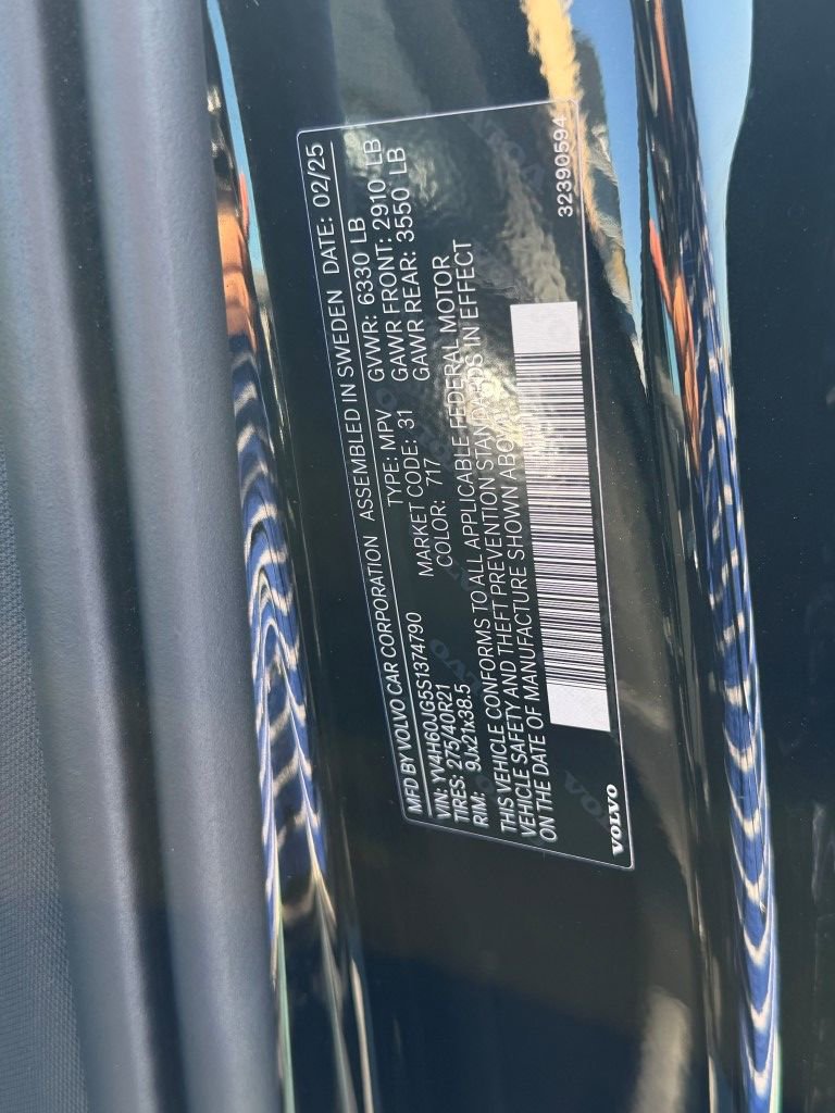 Certified 2025 Volvo XC90 T8 Ultra w/ Protection Package Premier image 39