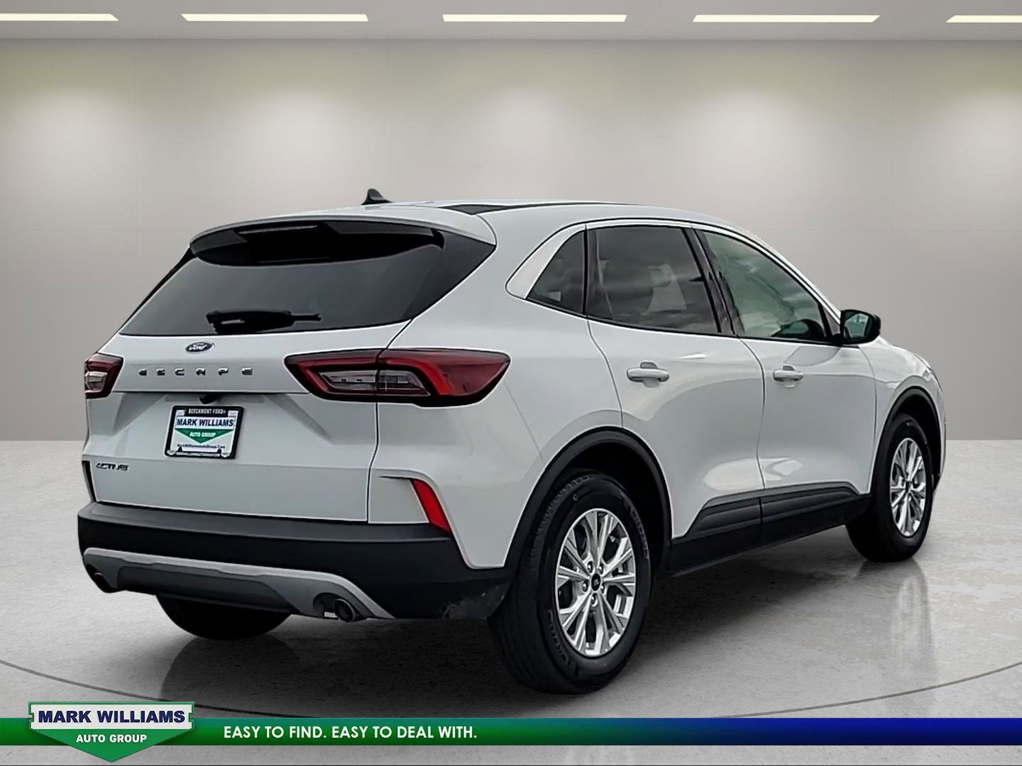 Used 2024 Ford Escape Active w/ Cold Weather Package FWD image 4
