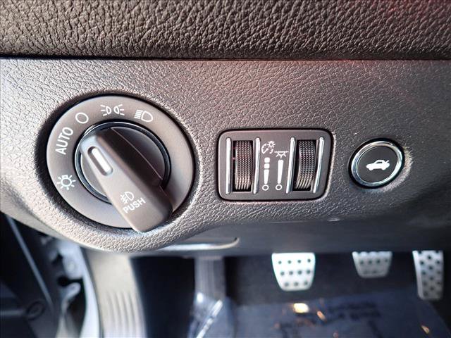 Used 2022 Dodge Challenger R/T Scat Pack RWD image 14