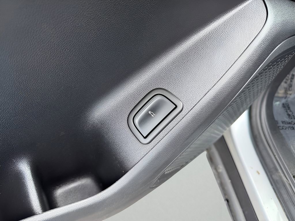 Used 2024 Chevrolet Traverse LT AWD/4WD image 23