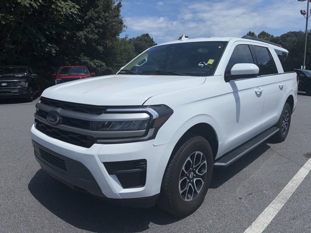 Used 2022 Ford Expedition Max XLT image 2