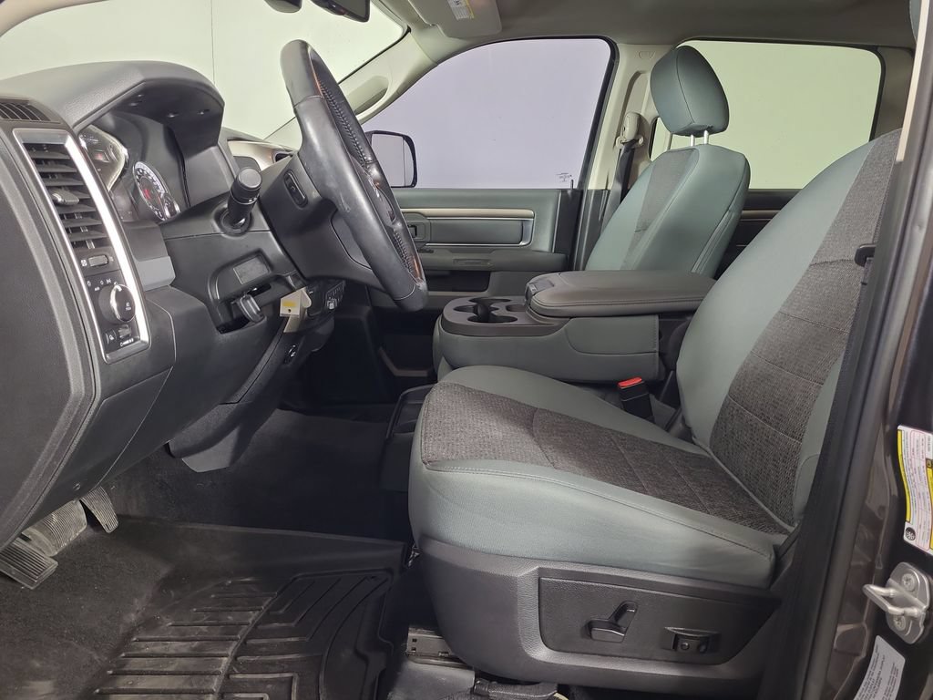 Used 2017 RAM 3500 Big Horn w/ Sport Appearance Group AWD/4WD image 17