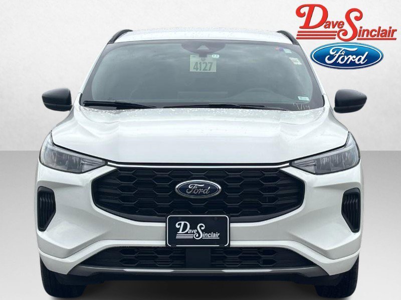 Used 2023 Ford Escape ST-Line w/ Tech Pack #1 AWD/4WD image 2