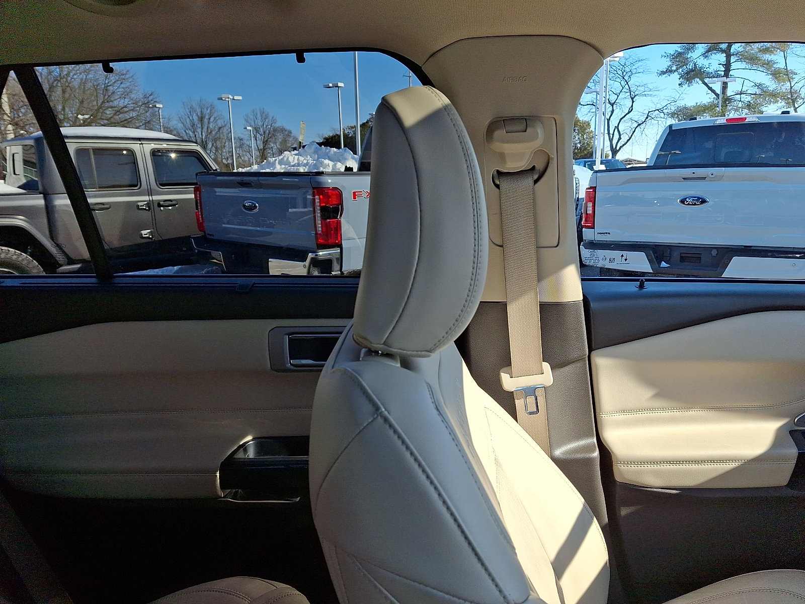 Certified 2021 Ford Explorer Platinum w/ Premium Technology Package image 13