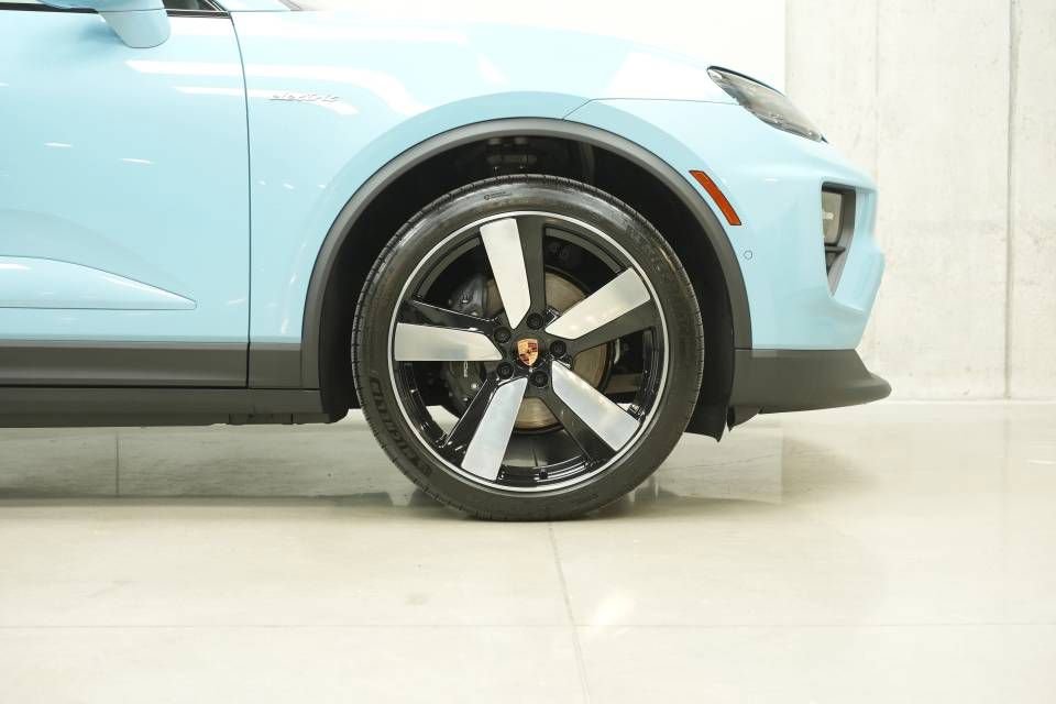New 2026 Porsche Macan 4 Electric AWD/4WD image 40