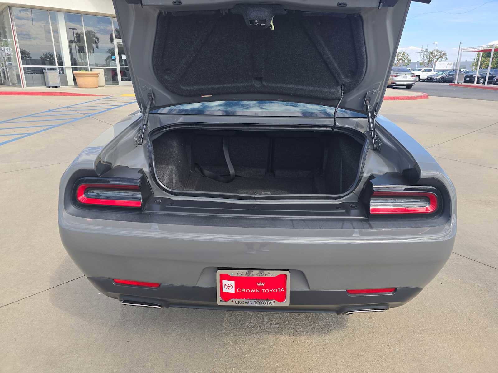 Used 2019 Dodge Challenger SXT w/ Blacktop Package RWD image 14