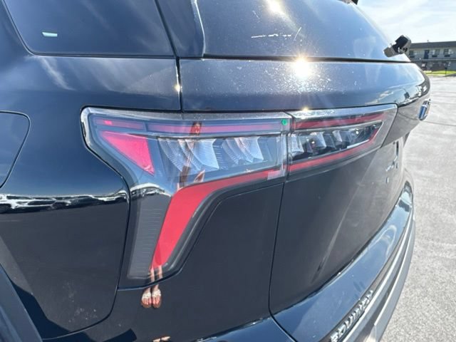 Used 2025 Chevrolet Equinox LT FWD image 22