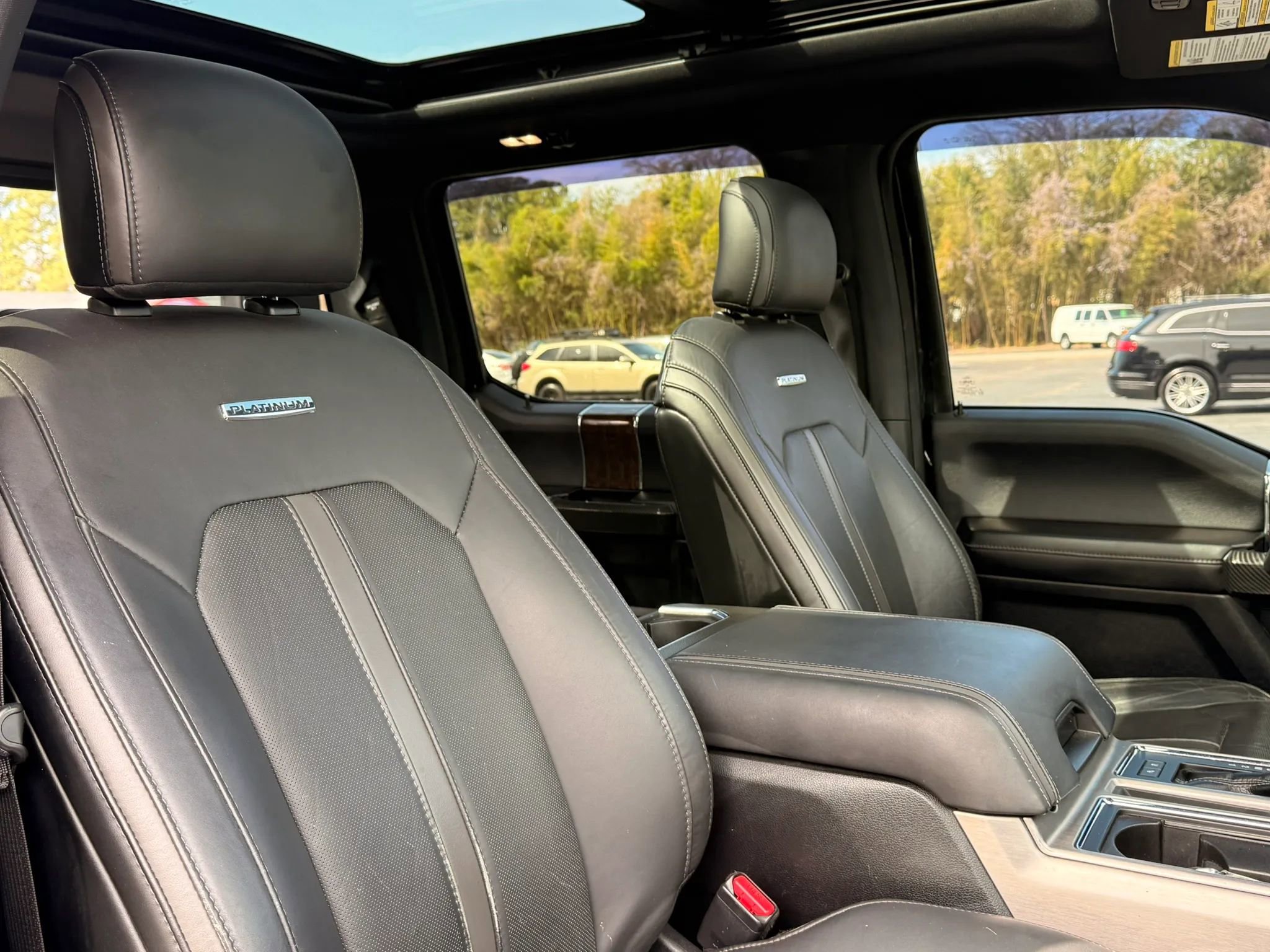 Used 2015 Ford F150 Platinum w/ Equipment Group 701A Luxury image 35