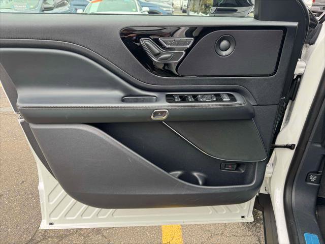 Used 2025 Lincoln Aviator AWD w/ Equipment Group 101A image 15