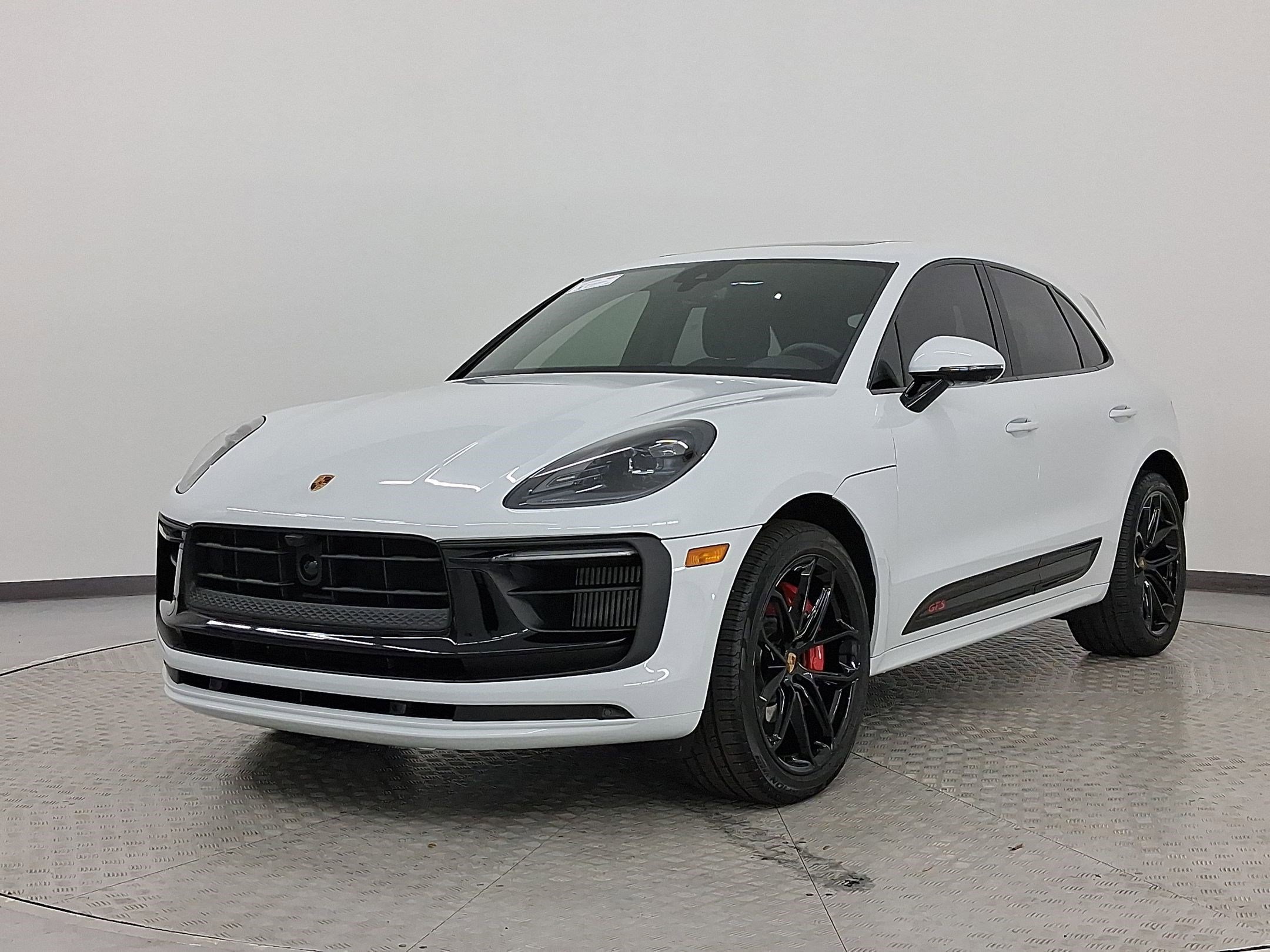 Certified 2025 Porsche Macan GTS image 1