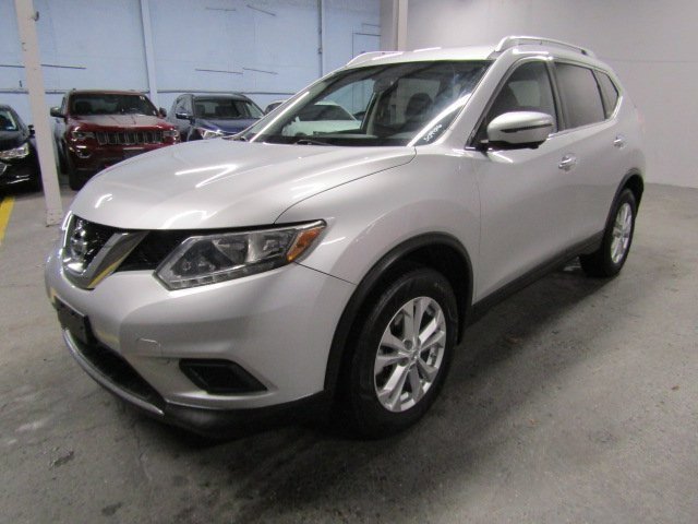 Used 2016 Nissan Rogue SV w/ SV Premium Package image 2